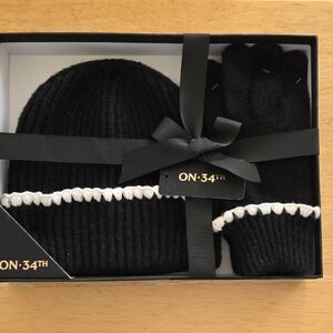 On*34th Hat And Boxed Glove Gift Set